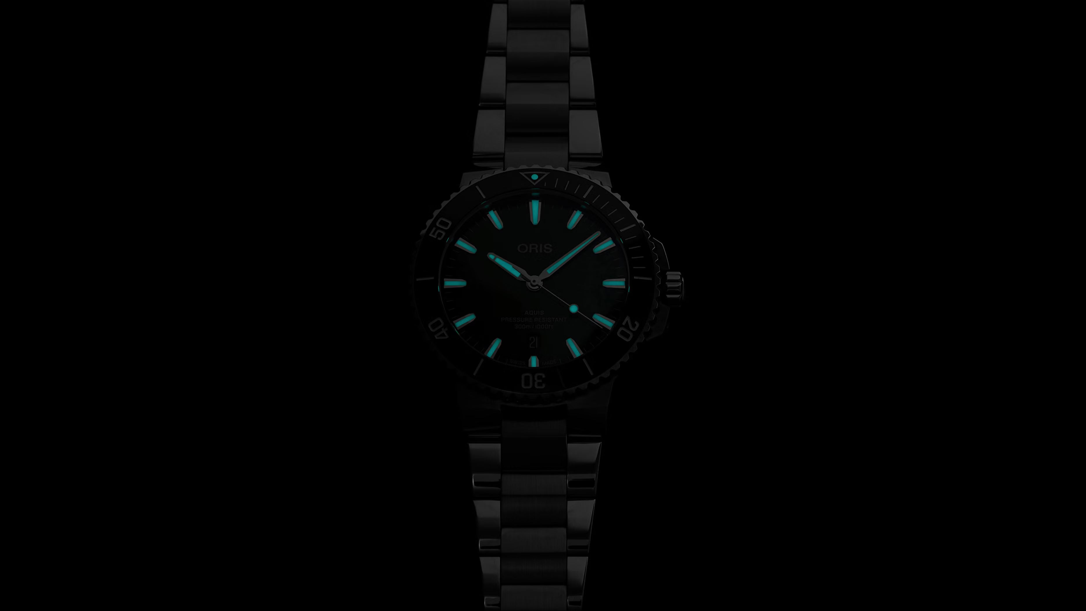 Aquis Date 43.5mm Watch