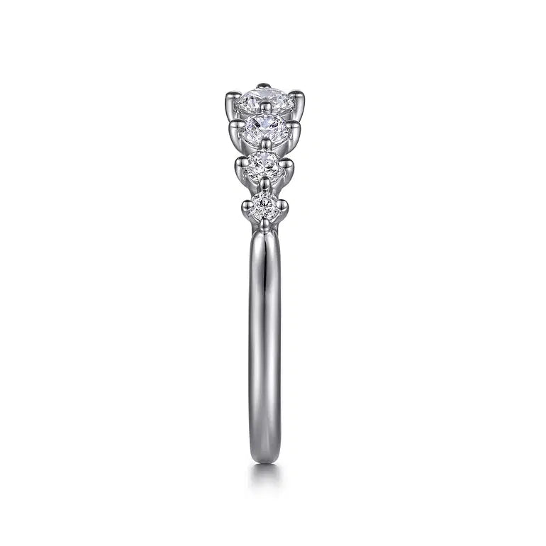 White Gold Prong Graduated Diamond Wedding Band