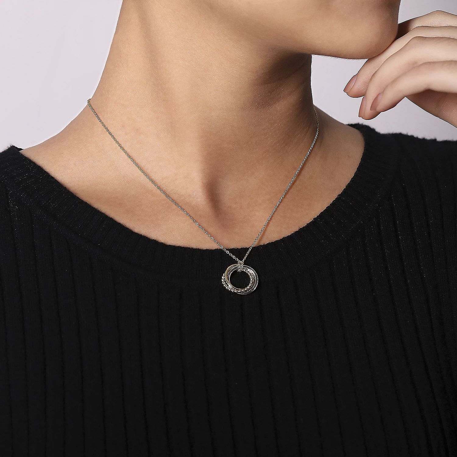 Interlocking Circle Necklace
