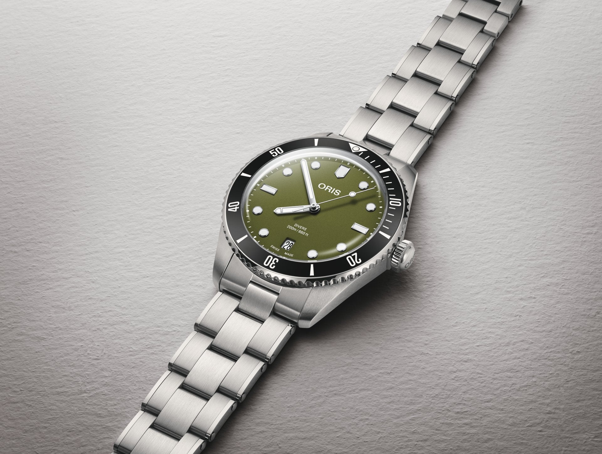 Divers Date Watch – Olive Green, 39mm