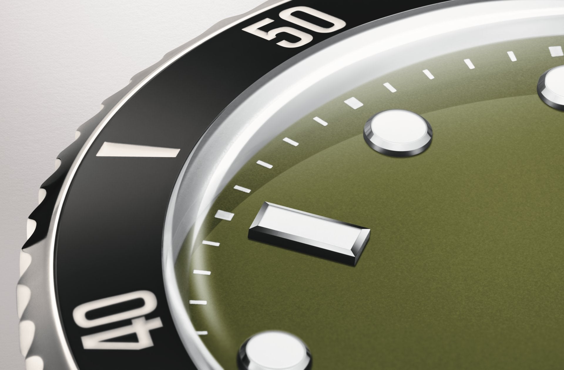 Divers Date Watch – Olive Green, 39mm