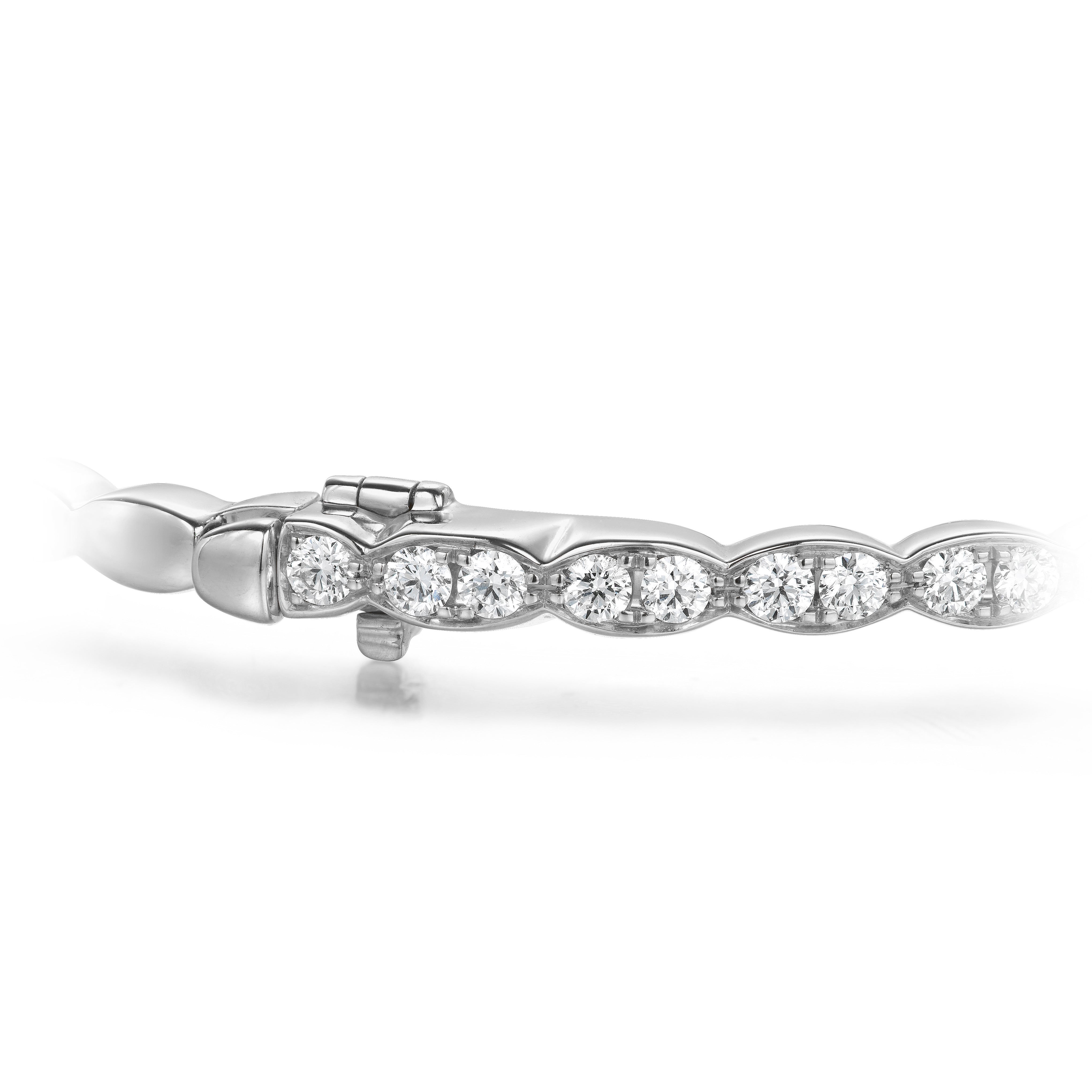 Hearts On Fire Lorelei Floral Bangle, detail view